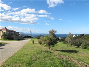 1141 m² Land available in Bowtie