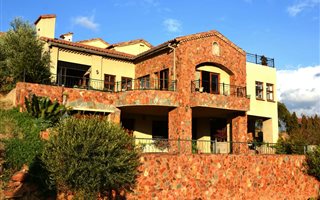 3 Bedroom House in Estate D Afrique