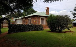 4 Bedroom House in East Geduld