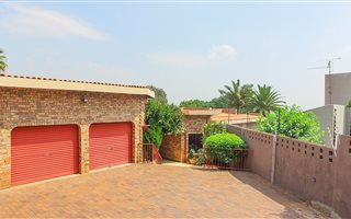 6 Bedroom House in Bedfordview