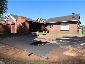 4 Bed House in Petersfield
