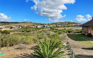 1639 m² Land available in Num Num Estate