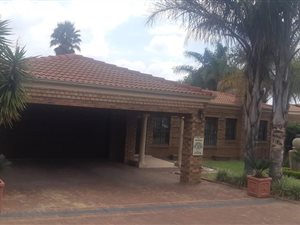 4 Bed House in Del Judor