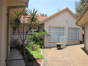 4 Bed House in Flora Gardens