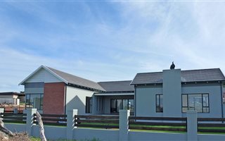 4 Bedroom House in Lovemore Park