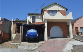 4 Bedroom House in Parkside
