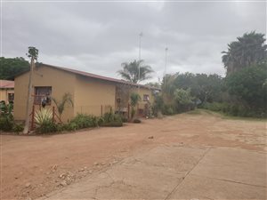 8 ha Farm in Tweefontein