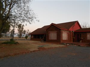 4.3 ha Farm in Lakeview