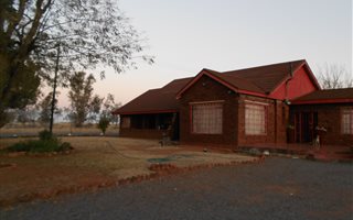 4.3 ha Farm in Lakeview