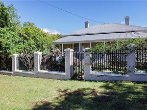 4 Bed House in West Hill
