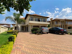5 Bed Townhouse in Savannah Country Estate