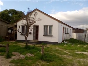 3 Bed House in Malibu Village