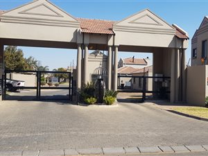 5 Bed House in Pomona