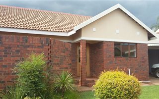 3 Bedroom Townhouse in Flamwood