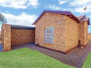 2 Bed Townhouse in Honey Park