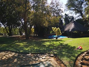 5.9 ha Land available in Byenespoort