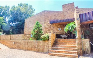 4 Bedroom House in Linden
