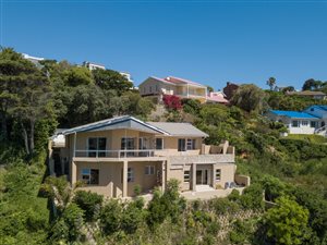 5 Bed House in The Heads
