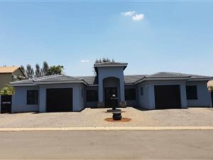 4 Bed House in Raslouw Glen
