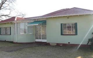 4 Bedroom House in East Geduld