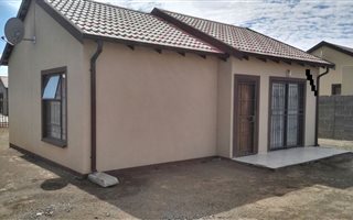 2 Bedroom House in Heidedal