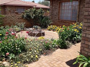 2 Bed Townhouse in Eike Park
