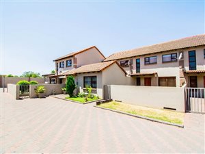 Townhouse in Three Rivers