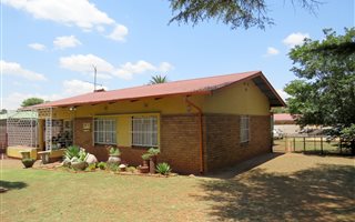 3 Bedroom House in Vanderbijlpark CW6