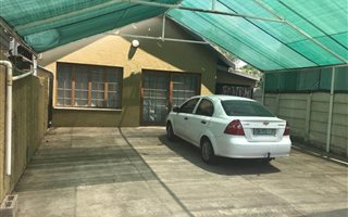 1 Bedroom Apartment in Nimrod Park