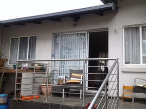 2 Bedroom Simplex in Val de Grace