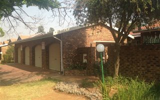 3 Bedroom Apartment in Brackenhurst