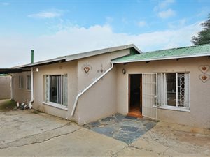 3 Bed House in Greymont