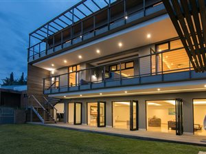 4 Bed House in Sheffield Beach