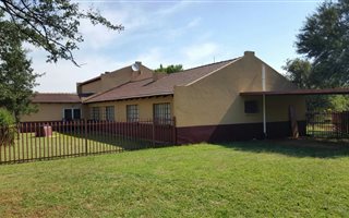 1 ha Smallholding in Leeuwfontein