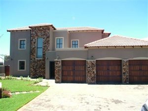 4 Bed House in Midstream Ridge Estate