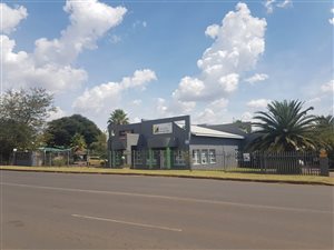 120 m² Retail Space in Gholfsig