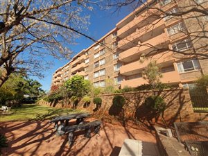 3 Bed Flat in Sinoville
