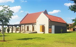 550 m² Land available in Pierre van Ryneveld