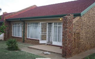 2 Bedroom Townhouse in Doringkruin