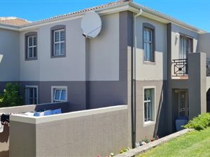 2 Bed Apartment in Vredekloof Heights