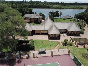 5 Bed House in Marlbank