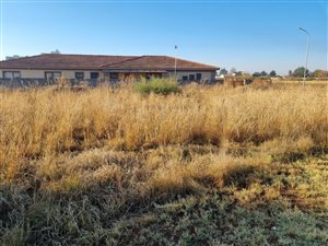 1036 m² Land available in Kookrus
