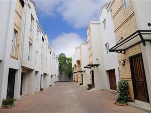 2 Bed Flat in Elton Hill