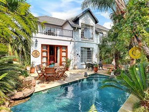 4 Bedroom House in Magaliessig