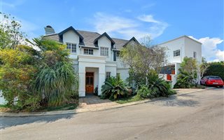 4 Bedroom House in Magaliessig