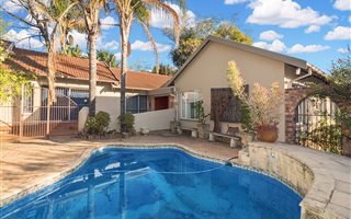 4 Bedroom House in Rietvalleipark