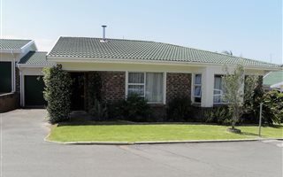 3 Bedroom Simplex in Abbotsford
