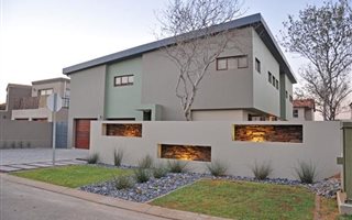 4 Bedroom House in Leeuwfontein