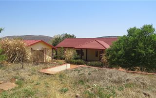 5 Bedroom House in Hartbeespoort Dam