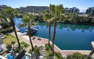 2 Bedroom Apartment in Waterfront
